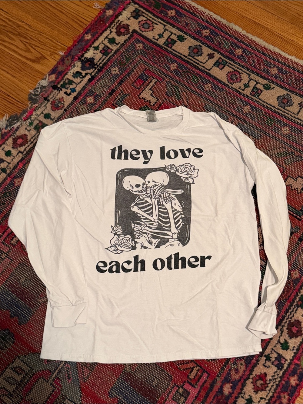 Grateful Dead Long Sleeve Tee with they love each other" Lyrics.